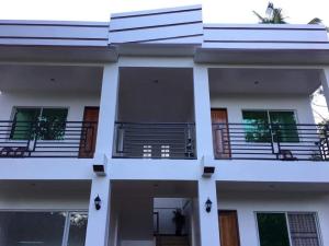 Za Priscila Tourist Inn