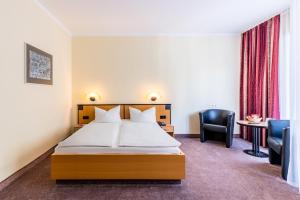 Comfort Double Room with Balcony room in AZIMUT Hotel Dresden