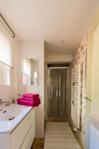 B&B / Chambres d'hotes 1 logis a Domme - Piscine & SPA : Chambre Double ou Lits Jumeaux Supérieure