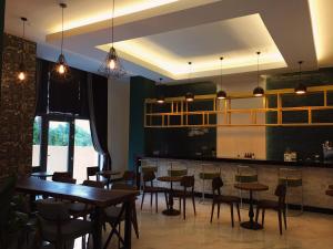 City HOTEL