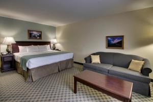Deluxe King Room room in THE INN AT WISE