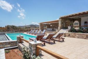 Ostria villa Antiparos Greece