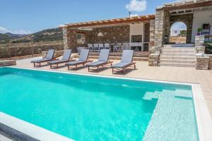 Ostria villa Antiparos Greece