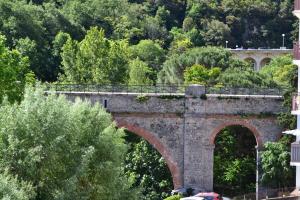 Studio à 100 mètres des thermes vue sur montagne.