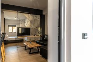 MOS Luxury City Suites - The R suite