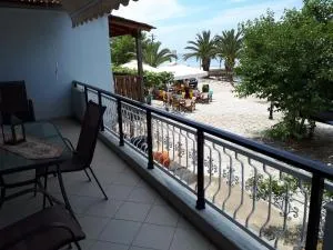 POPI 'S HOME - 斯卡拉索提罗斯