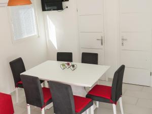 BUNGALOW VICE with pool