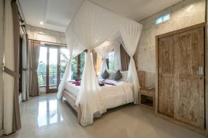 Adi Bisma Inn by Mahaputra