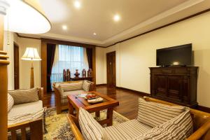 Empress Residence Resort and Spa