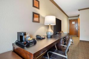 Queen Room with Two Queen Beds - Accessible/Non-Smoking  room in Comfort Inn Castro Valley