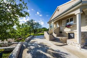 Holiday home Ante with beautiful private garden