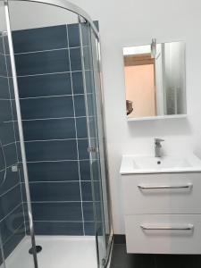 Appartement récent, proche centre ancien