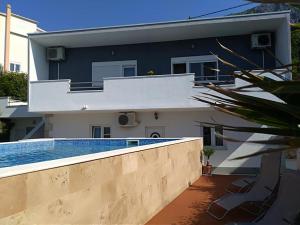 One-Bedroom Apartment with Sea View and Balcony room in Apartments Visnja
