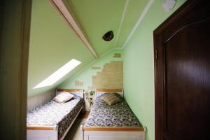 Twin Room room in Golden Goose Guest House