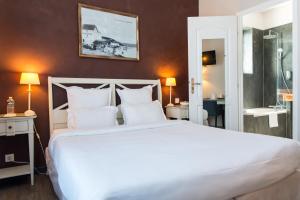 Classic Room with Sea View and Terrace room in Best Western Hotel De La Plage Saint Marc sur Mer