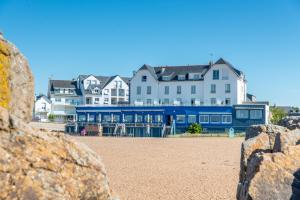 Hotels Best Western Hotel De La Plage Saint Marc sur Mer : photos des chambres