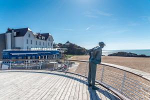 Hotels Best Western Hotel De La Plage Saint Marc sur Mer : photos des chambres