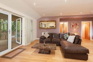 Willow Lodge, Hot Tub, Woodburner