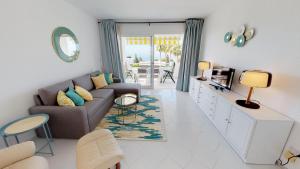 Top Floor Apartment - Amazing Sea View