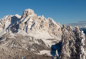 Sassongherstr, 45 39033, Corvara in Badia (BZ), Italy.