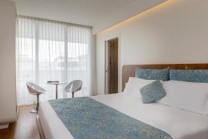 Chambre Double - Vue Partielle sur Mer.