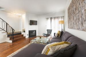 2 Bedroom Townhouse 3 Beds Losangeles United States J2ski