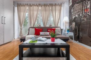 Studio Apartment - 19 Krucza Street room in Apartments Madelaine Warsaw by Renters
