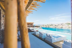 Super Paradise Suites Myconos Greece