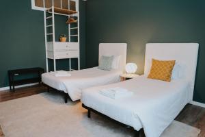 Five Seven Nine Apartments