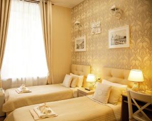 Standard Twin Room room in Silver Sphere Inn