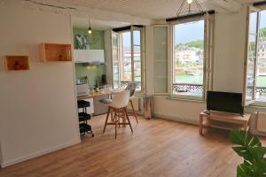 Appartements La jungle - Vue directe et magnifique sur le port- : Studio