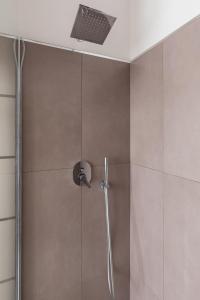 A World Aparts - 87 Boschetto