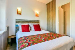 Hotels Logis Hostellerie du Neez : photos des chambres