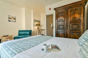 Hotels Logis Hostellerie du Neez : photos des chambres