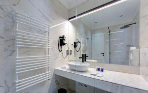 Guest House Forty-Four