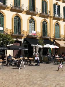 Three-Bedroom Apartment room in Plaza de la Merced-Centro Historico