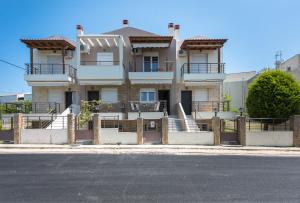 Nikiti Maisonette on the beach by Luxlikehome