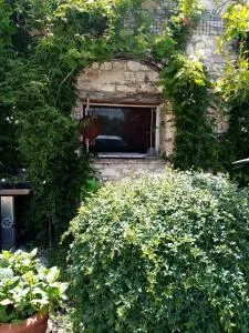 La Casetta - Pietra Rossa