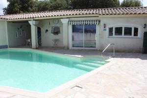 Appartements LES JARRES BLEUES : photos des chambres
