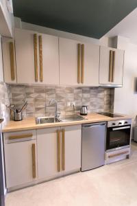 Moonline Maisonettes & Apartments