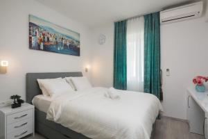 Luxury Studios & Rooms Seven