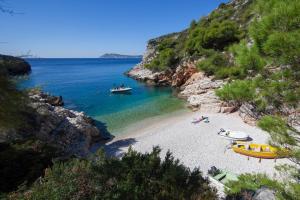 Apartmani Dule Komiza