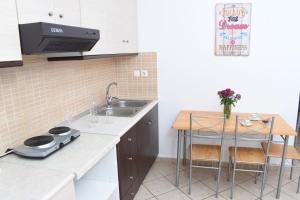 Little Yard Studios & Apartments #3