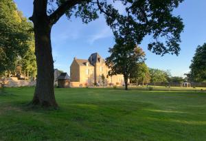 B&B / Chambres d'hotes Chateau de Cadouzan : photos des chambres