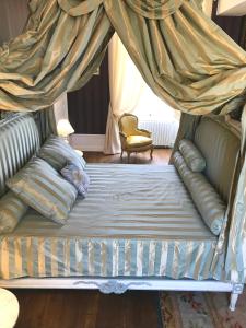 B&B / Chambres d'hotes Chateau de Cadouzan : photos des chambres