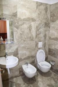 Standard Triple Room room in HOTEL VILA TWIX