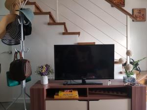 A Hotel Com Pearl S Place In F1 Hotel Bgc Near St Luke S