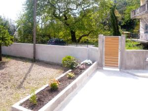 Lefkada Family friendly house with parking ,yard