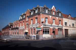 Hotels Logis - Hostellerie & Restaurant du Marche : photos des chambres