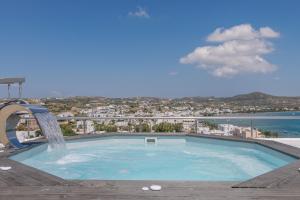 Uncle's House luxury pool Milos Greece